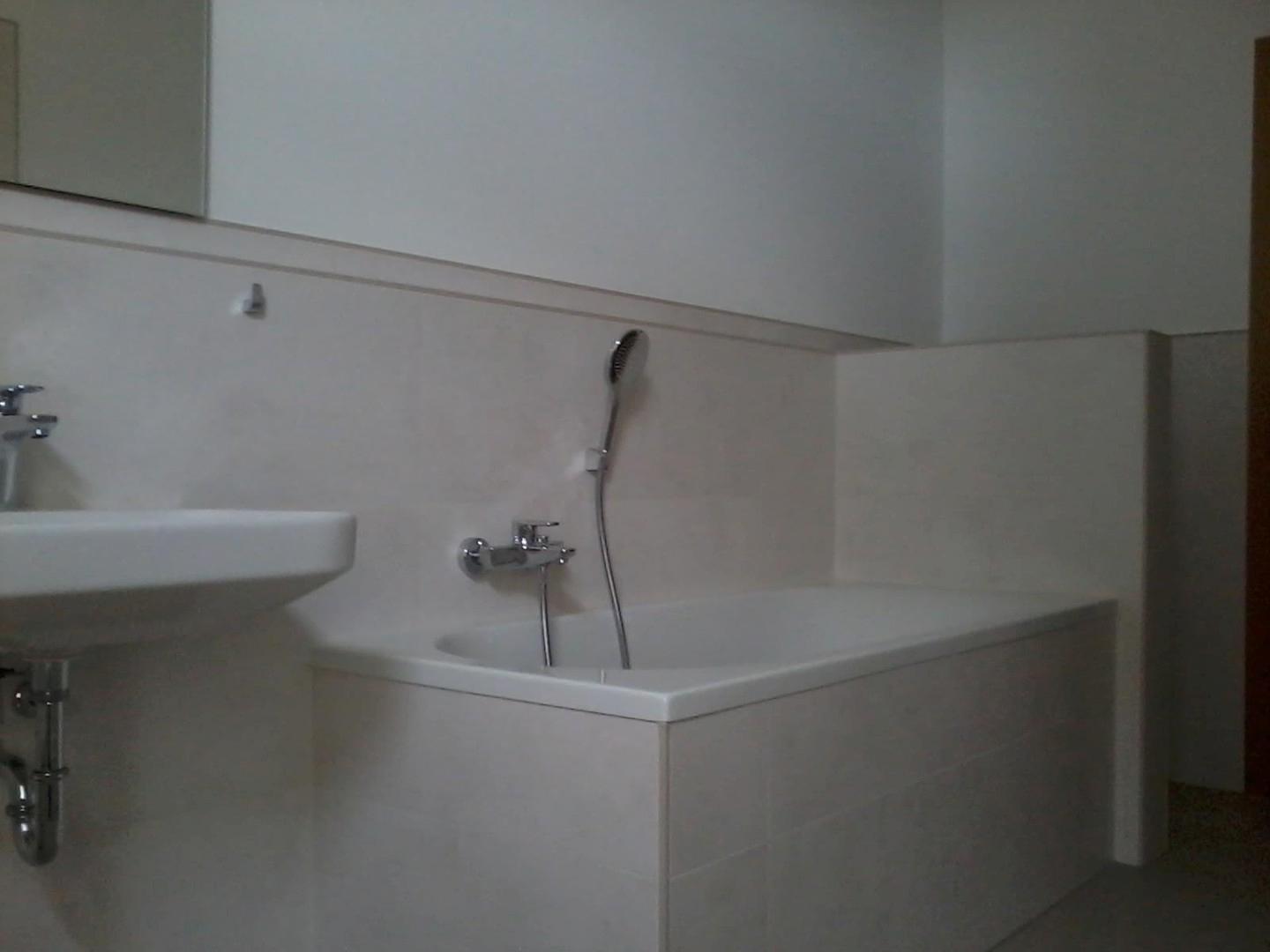 Neues Bad mit Wanne