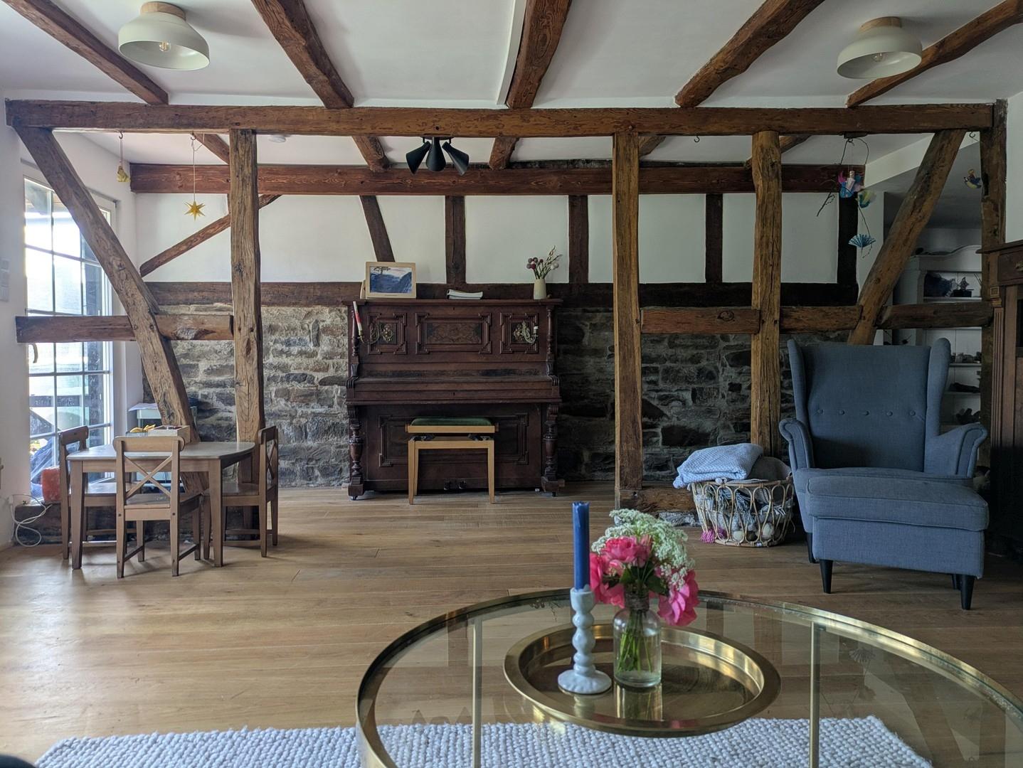 Wohnzimmer und Flur EG