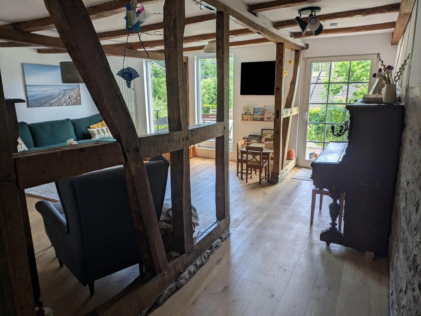 Wohnzimmer und Flur EG