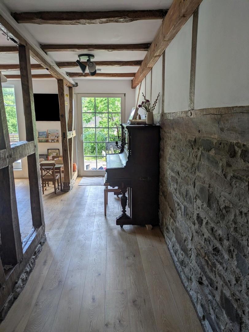 Wohnzimmer und Flur EG