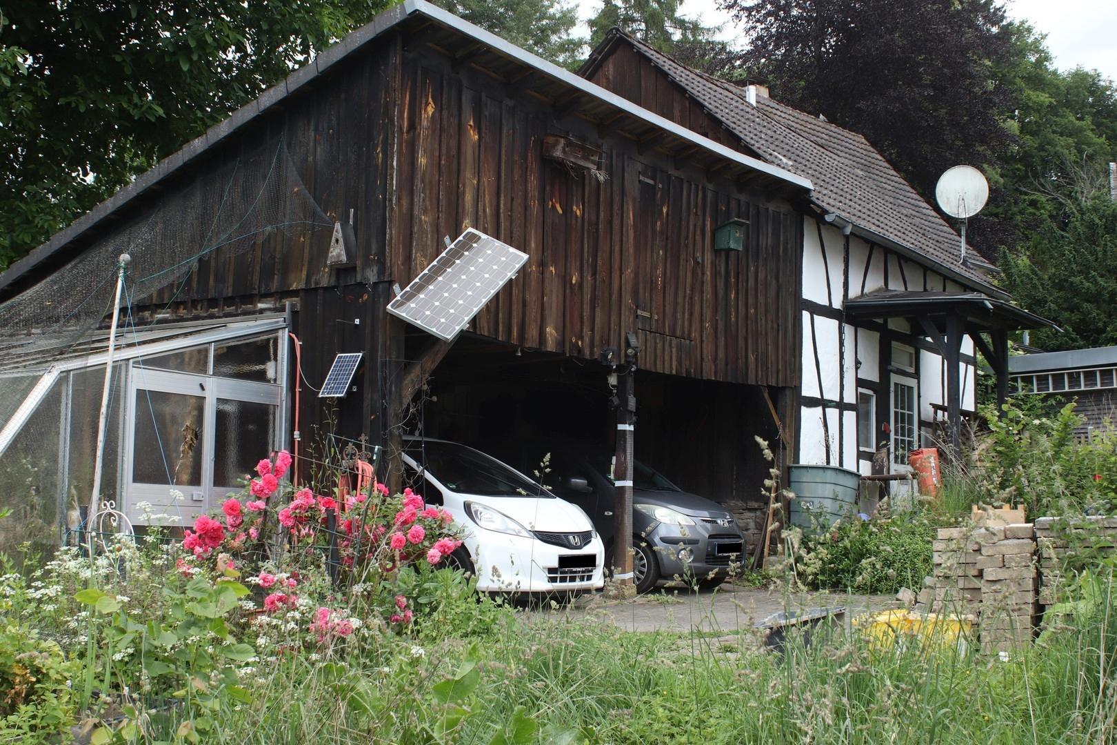 Doppelcarport & Nebenhaus