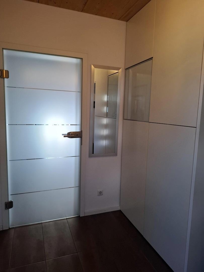 Vorsaal,Glastür zum Wohnzimmer