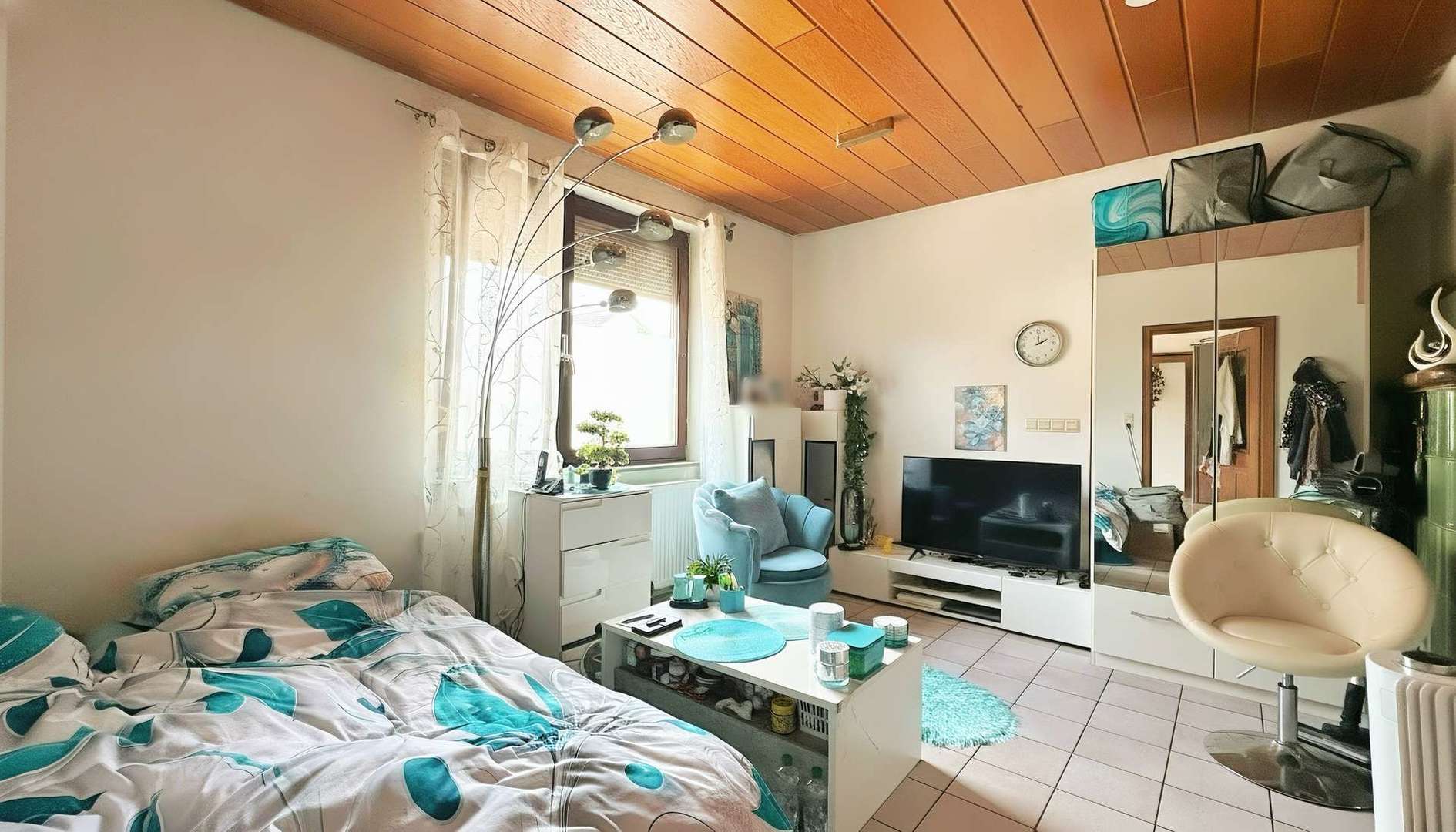 EG Wohn-/Schlafzimmer (2)