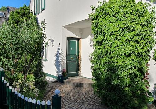 Eingang Haupthaus 1