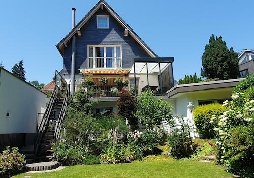 Haus Gartenansicht