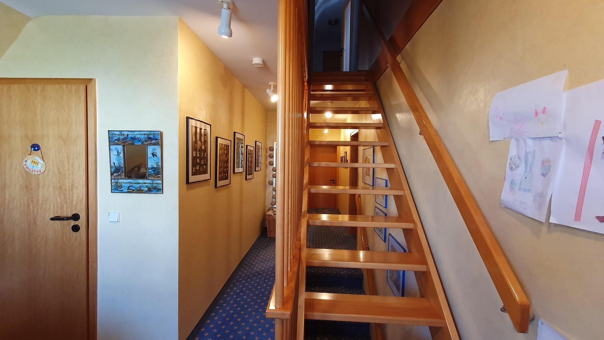 Haupthaus Flur OG 1