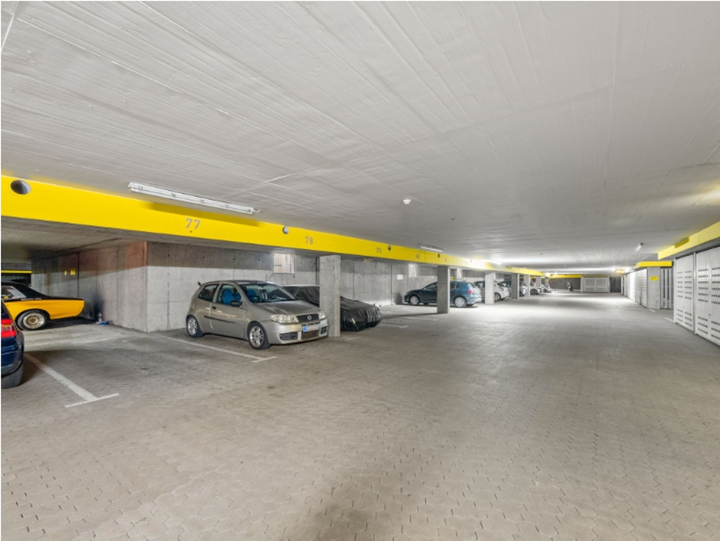 Tiefgaragenstellplatz