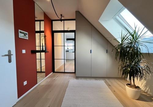 Eingangsbereich mit Loft-Tür