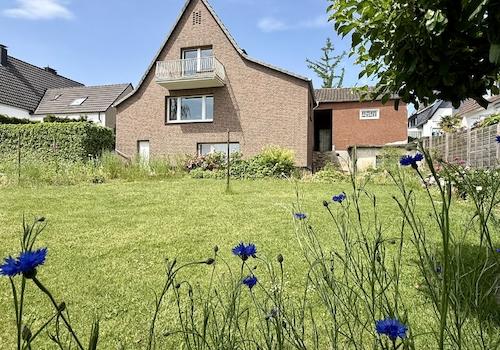 Rückansicht mit Garten