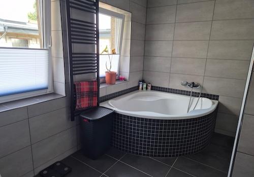Badezimmer 1