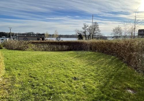 17_Wiese vor Terrasse