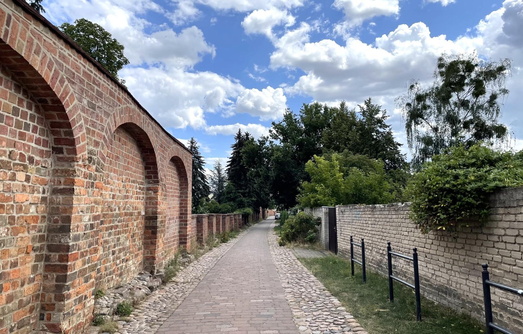 22_Stadtmauer zum Bahnhof