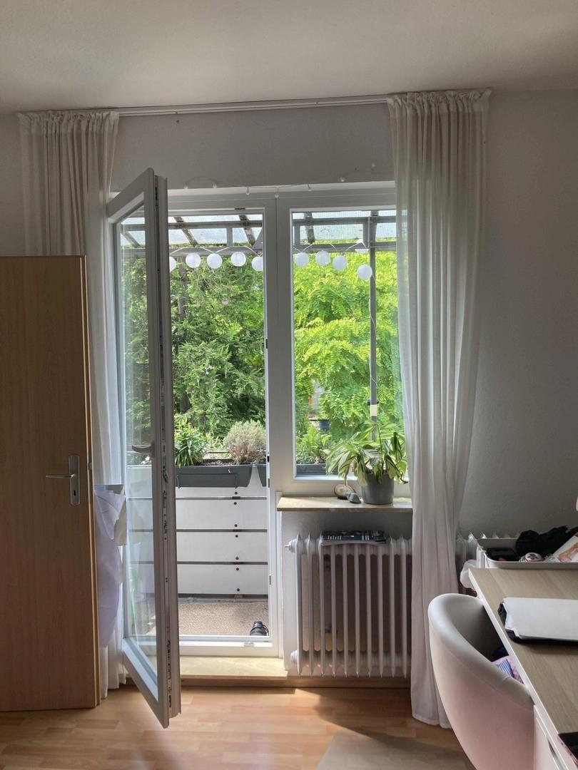 Wohnzimmer & Balkon