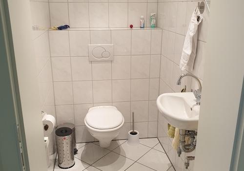 EG: WC