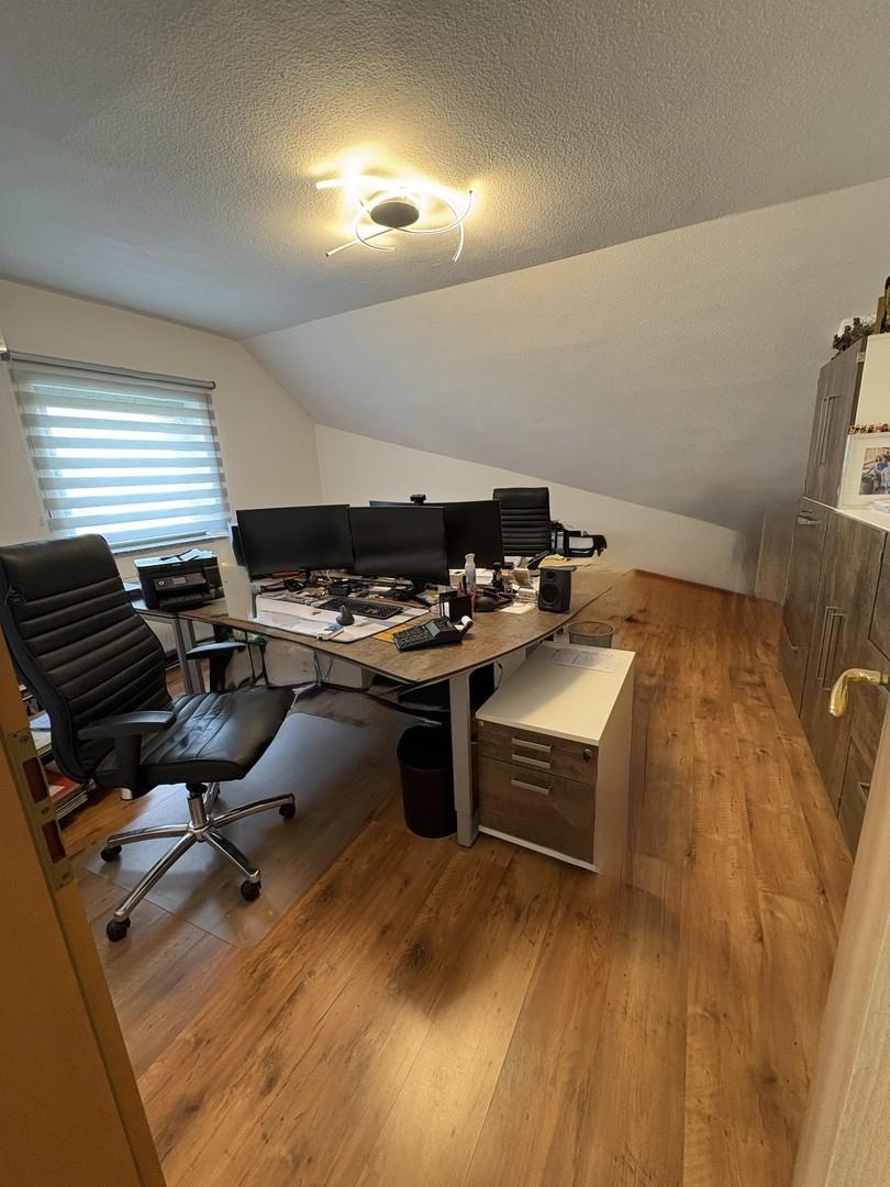 große Büro - 1. OG