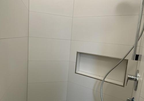 Bad (WC & Dusche)
