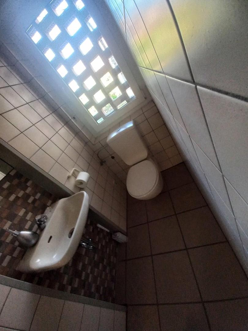 EG WC