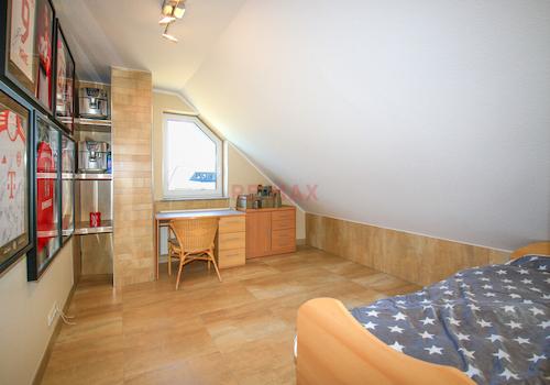 Schlafzimmer DG