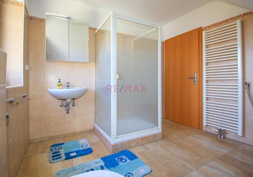 Badezimmer DG