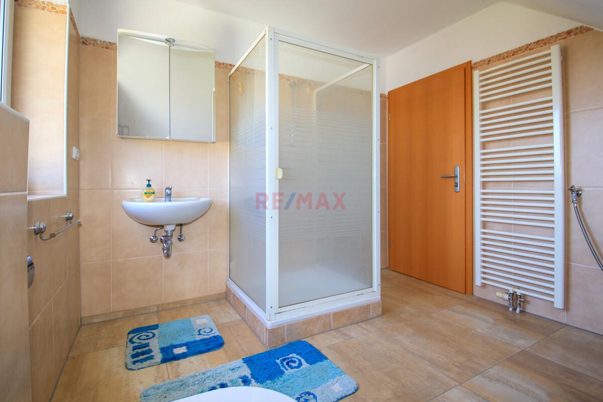 Badezimmer DG
