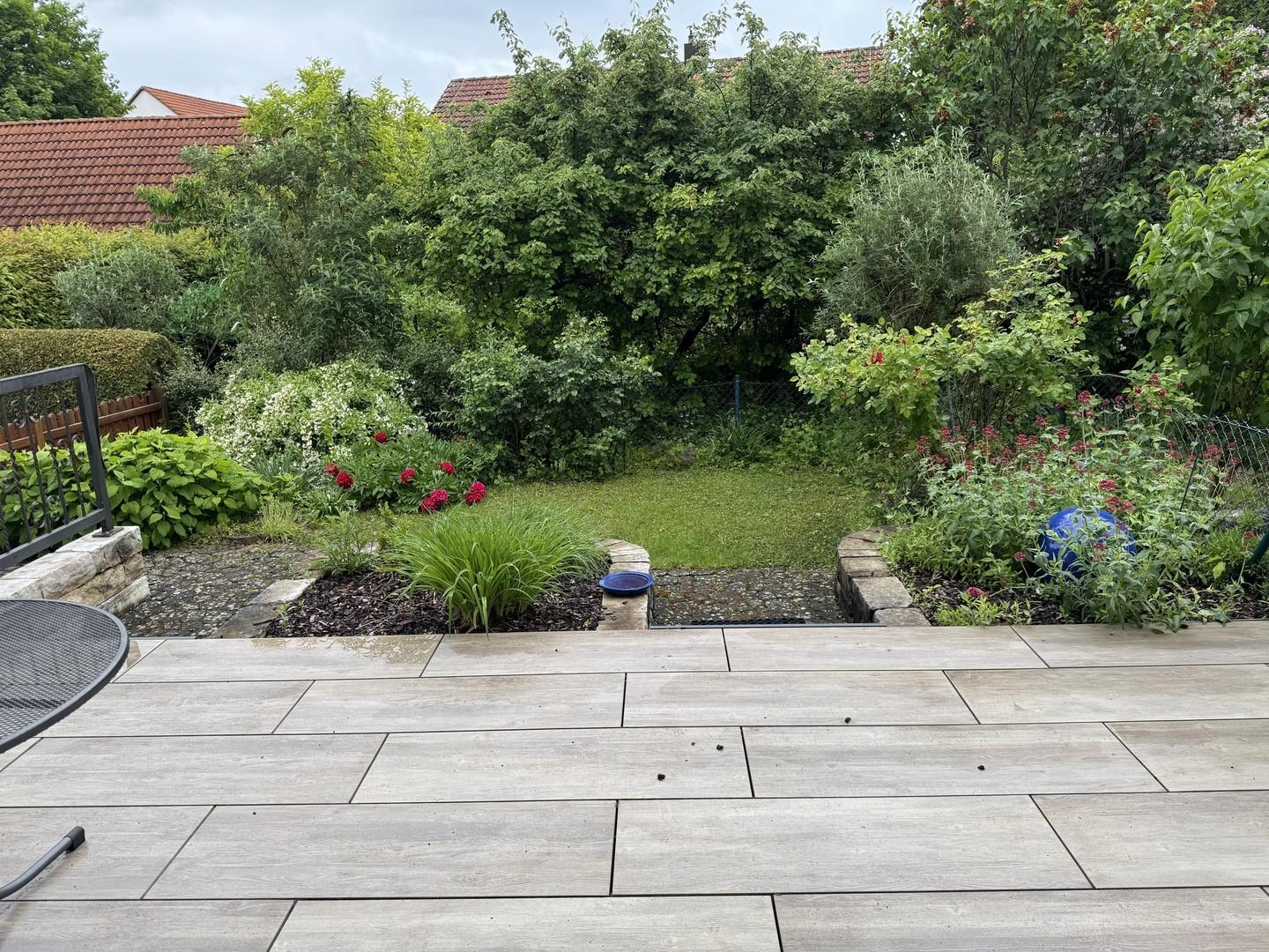 Rückwärtige Terrasse/Garten