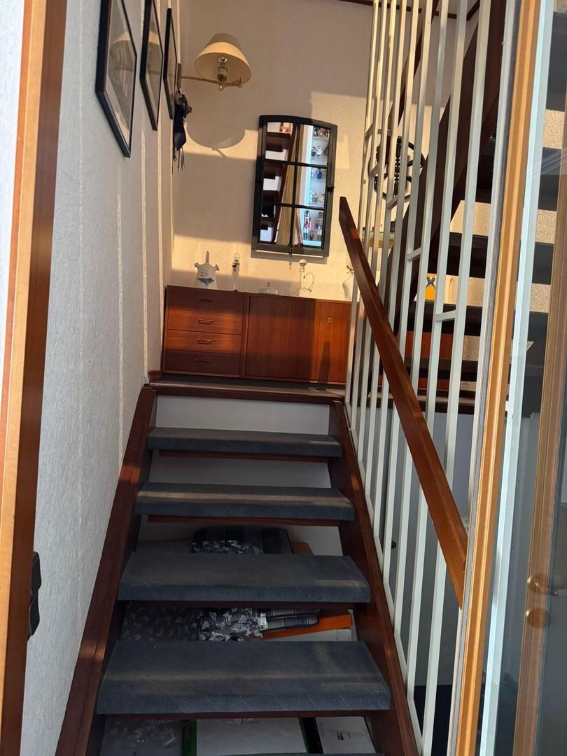 Treppe ins 1. OG