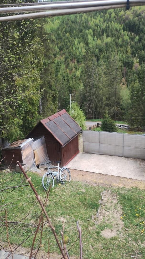 Schuppen mit Stellfläche