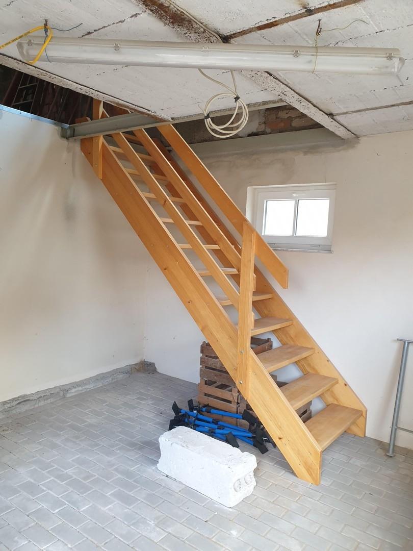 Treppenaufgang zum OG Garage