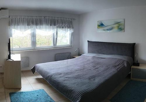 Schlafzimmer 1.OG