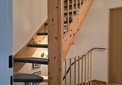 Treppe zum Zimmer DG