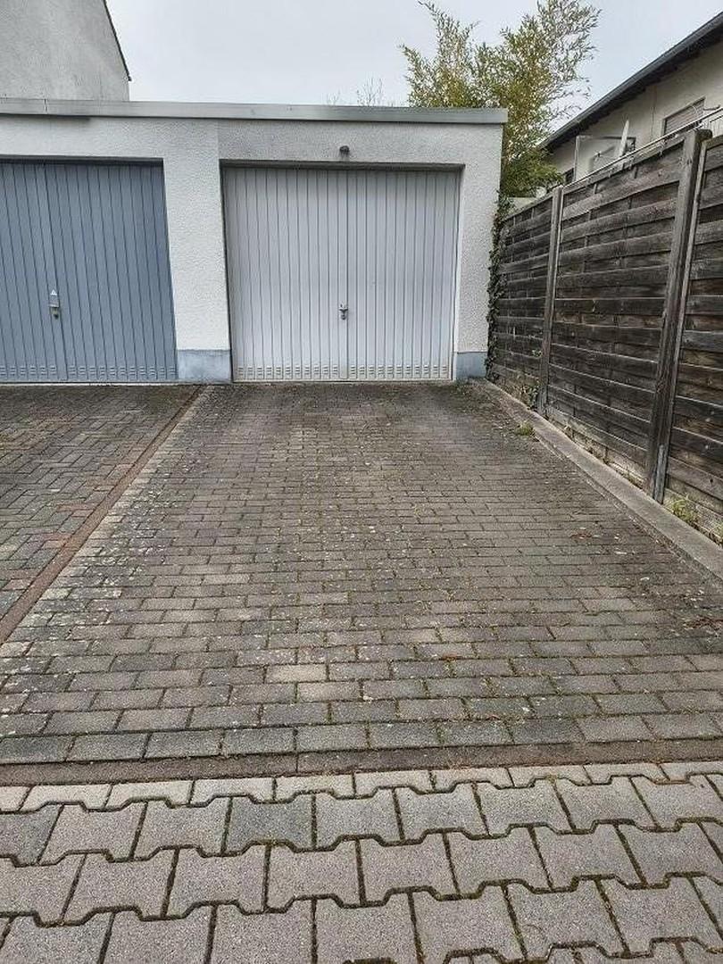 Garage + Stellplatz