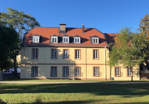 Zentral in Parklage 