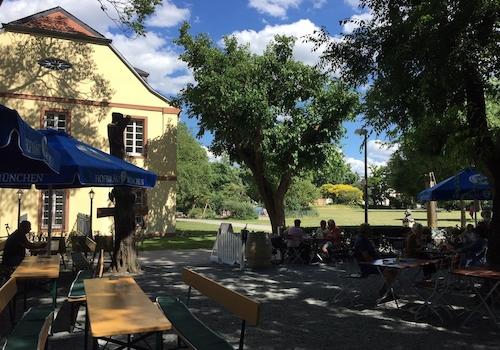 Anbindung an Biergarten 