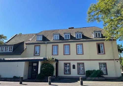  Wiederaufgebautes Herrenhaus 