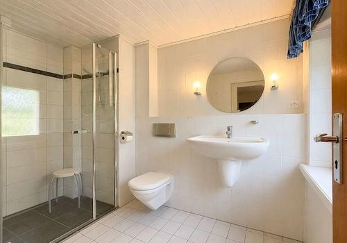 Tageslichtbad mit Dusche