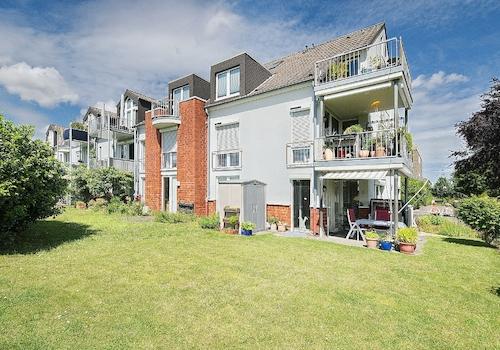 Haus vom Garten aus