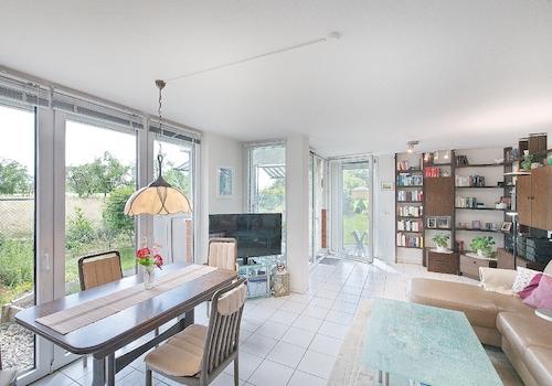 Wohnzimmer Blick zur Terrasse