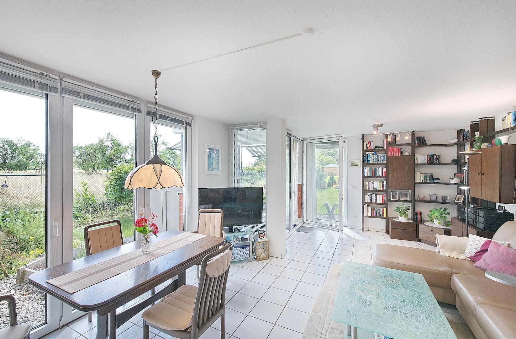 Wohnzimmer Blick zur Terrasse