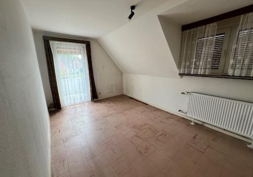 Zimmer mit Balkon