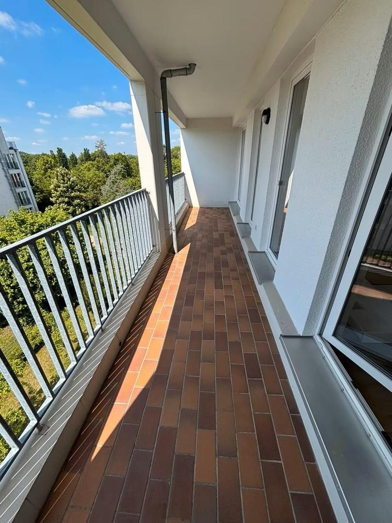 Ausblick Balkon Loggia Westen