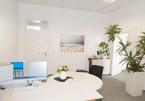 Büro 3 mit Verbindungstür zu Büro 4