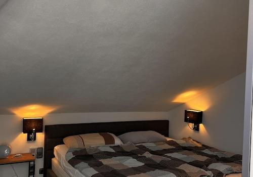 Großes Bett