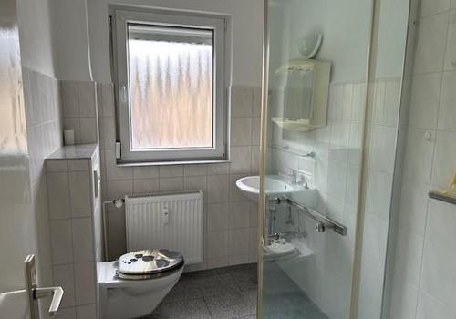Duschbad mit Fenster