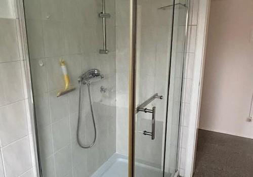 gr. ebenerdige Dusche