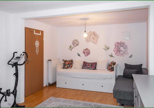 Apartment rechte Seite mit Badezimmer