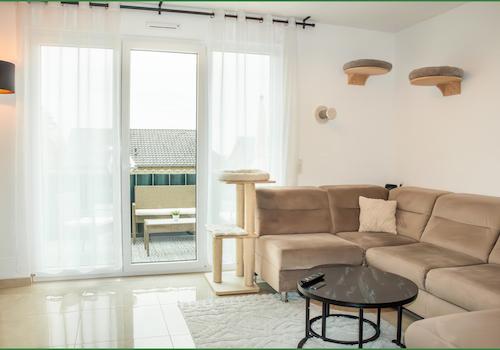 Wohnzimmer mit  Balkon