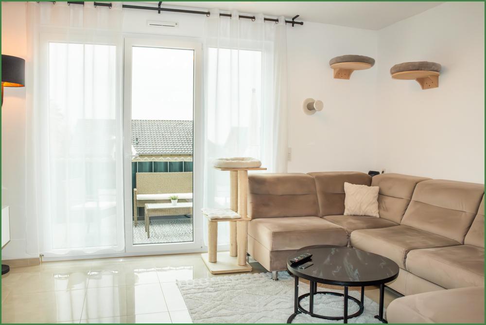 Wohnzimmer mit  Balkon
