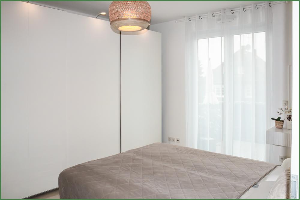 Schlafzimmer mit Balkon