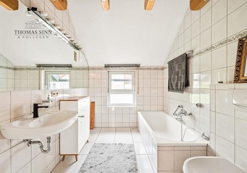 OG: Badezimmer wird noch modernisiert