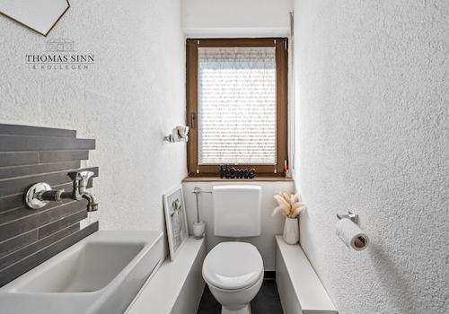Neuwertiges WC